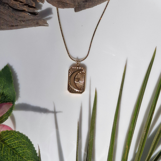 Solara Engraved Pendant Chain