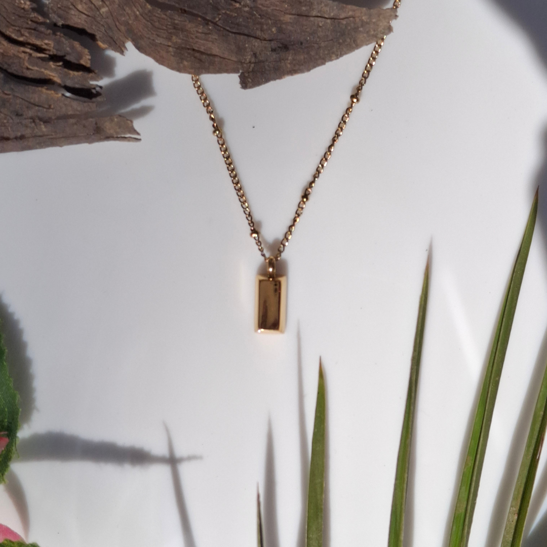 Linea Bar Pendant Chain