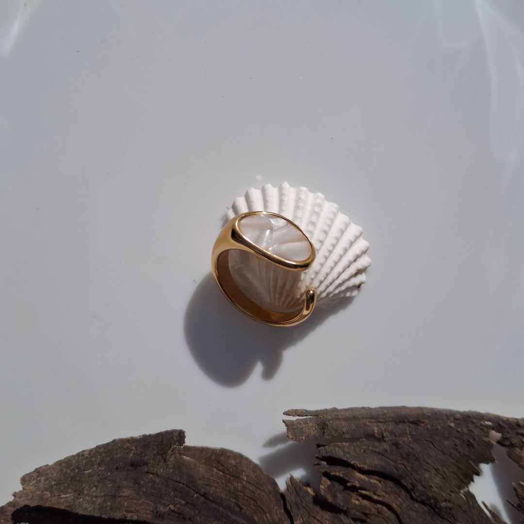 Golden Oval Shell Stone Adjustable Ring