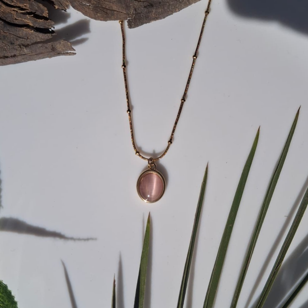 Rosé Oval Pendant Chain