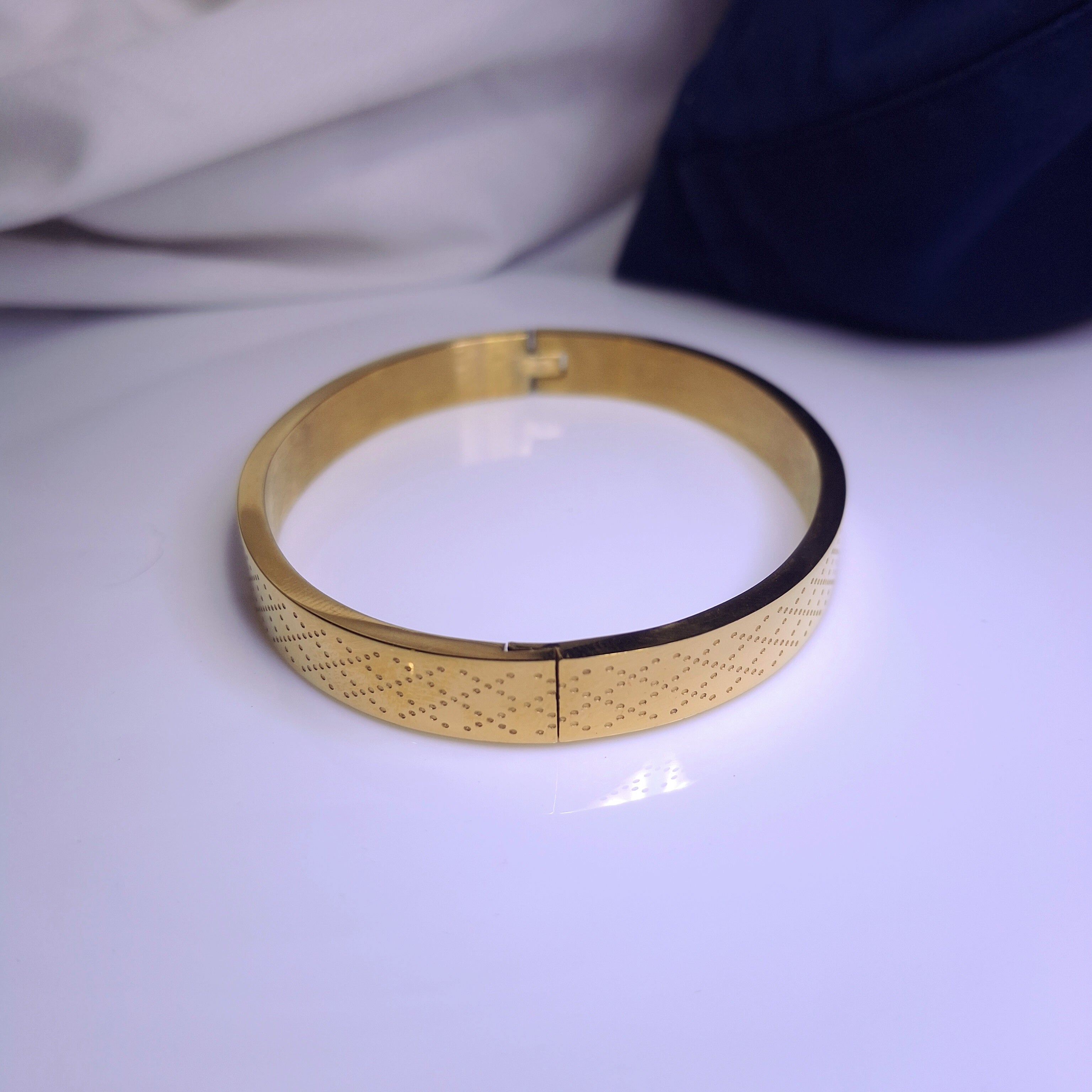 Aura Gold Minimal Bracelet